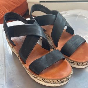 Lucky Platform Sandals